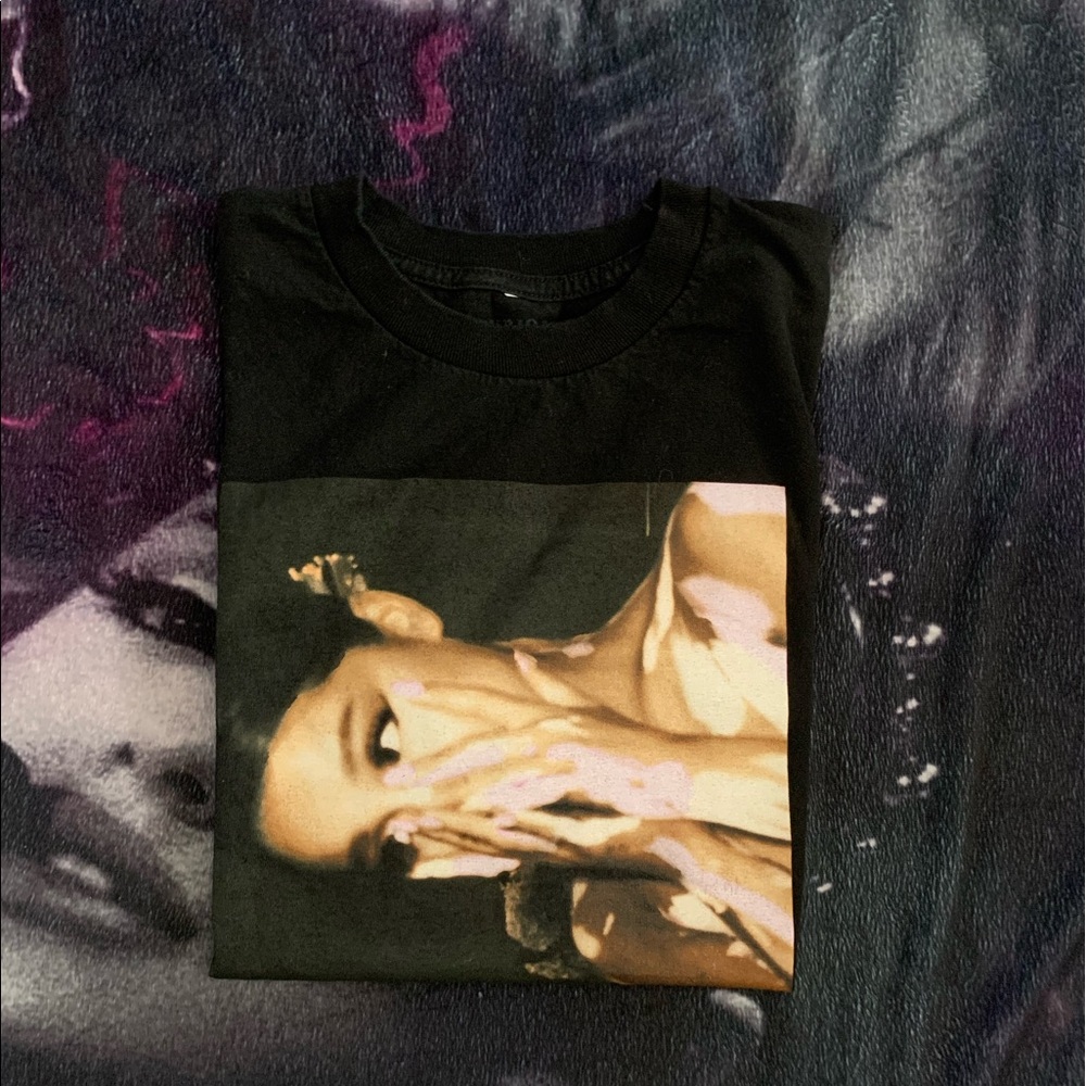 ariana grande giaw shirt